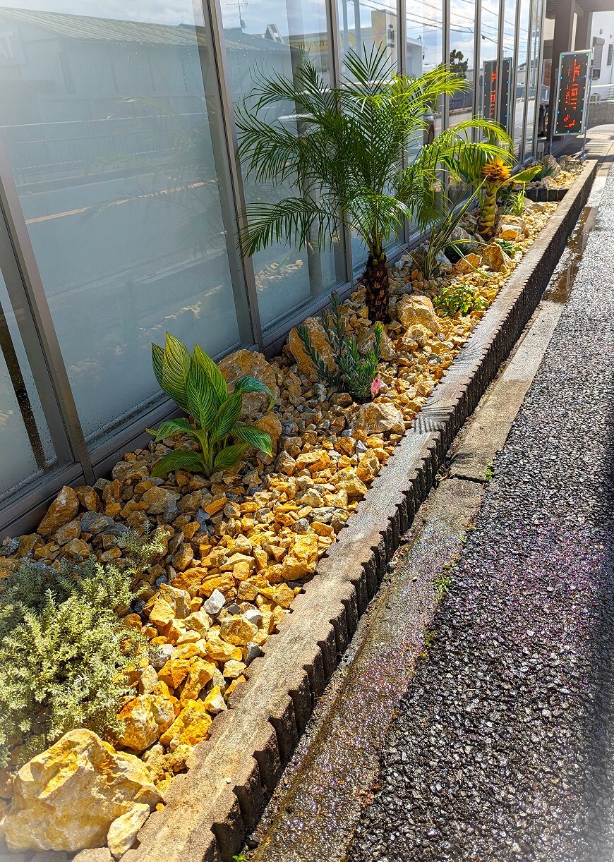 ㈱オクジ れもん館阪南店様 【花壇植え替え】